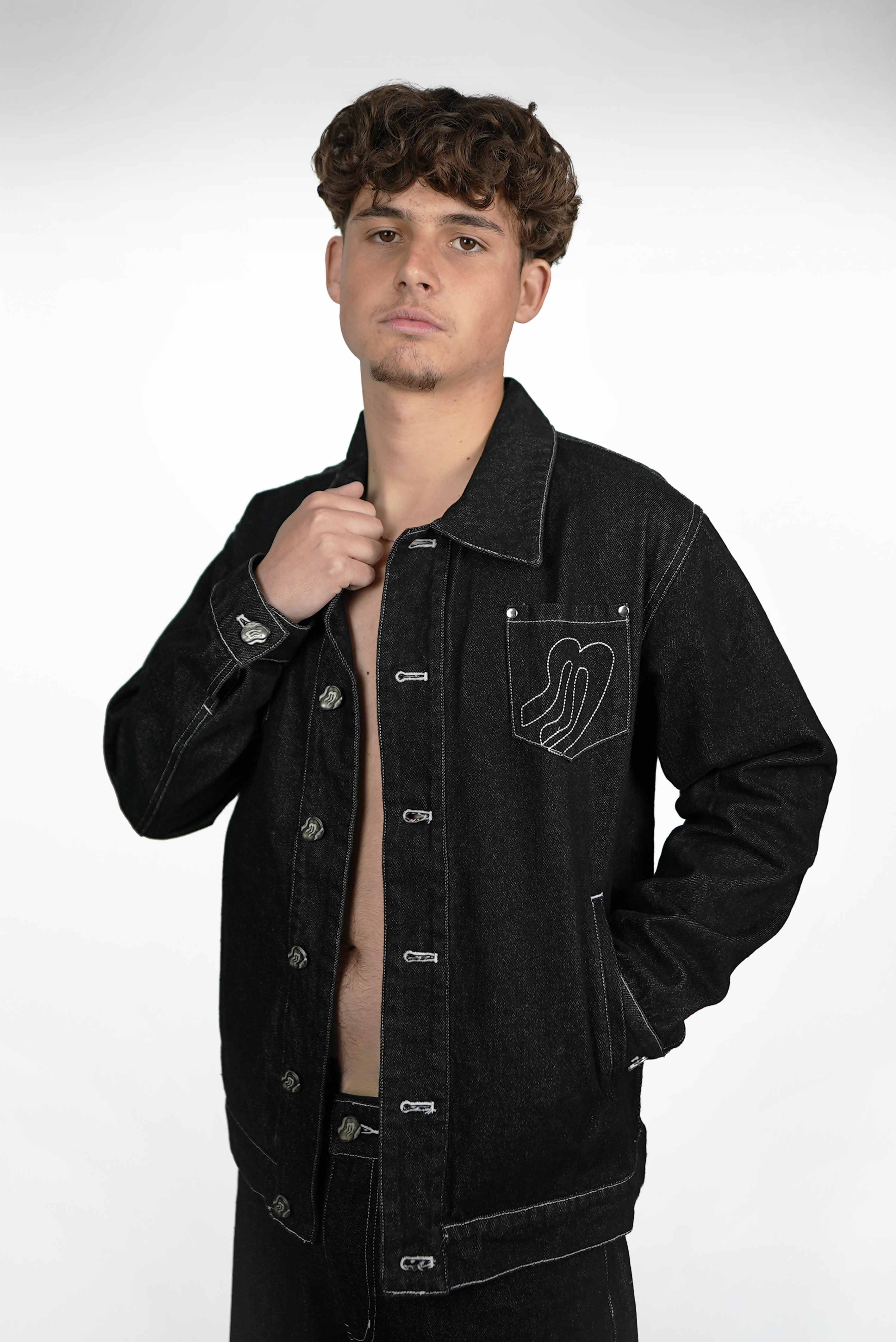 VESTE EN JEAN NOIR
